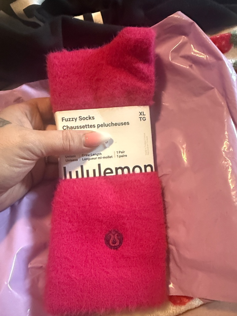 Lululemon unisex Fuzzy Crew Socks in Berry Rumble NWT size XL